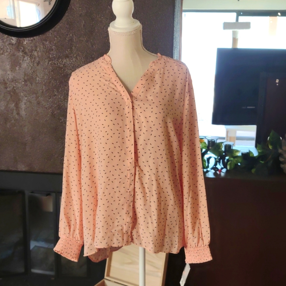 NWT Baby Pink and Black Elle Blouse